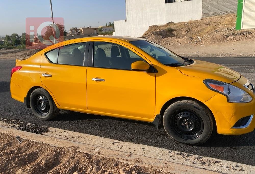 نيسان فيرسا